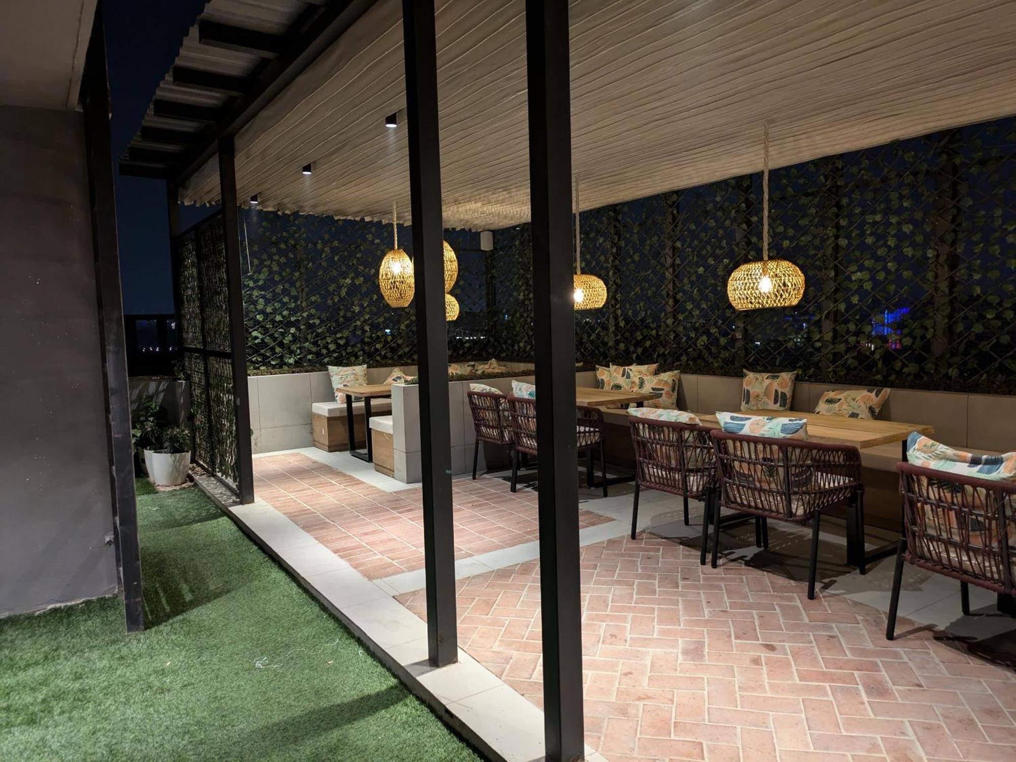 Stay Studio Hotel & Residences Gurgaon Luaran gambar