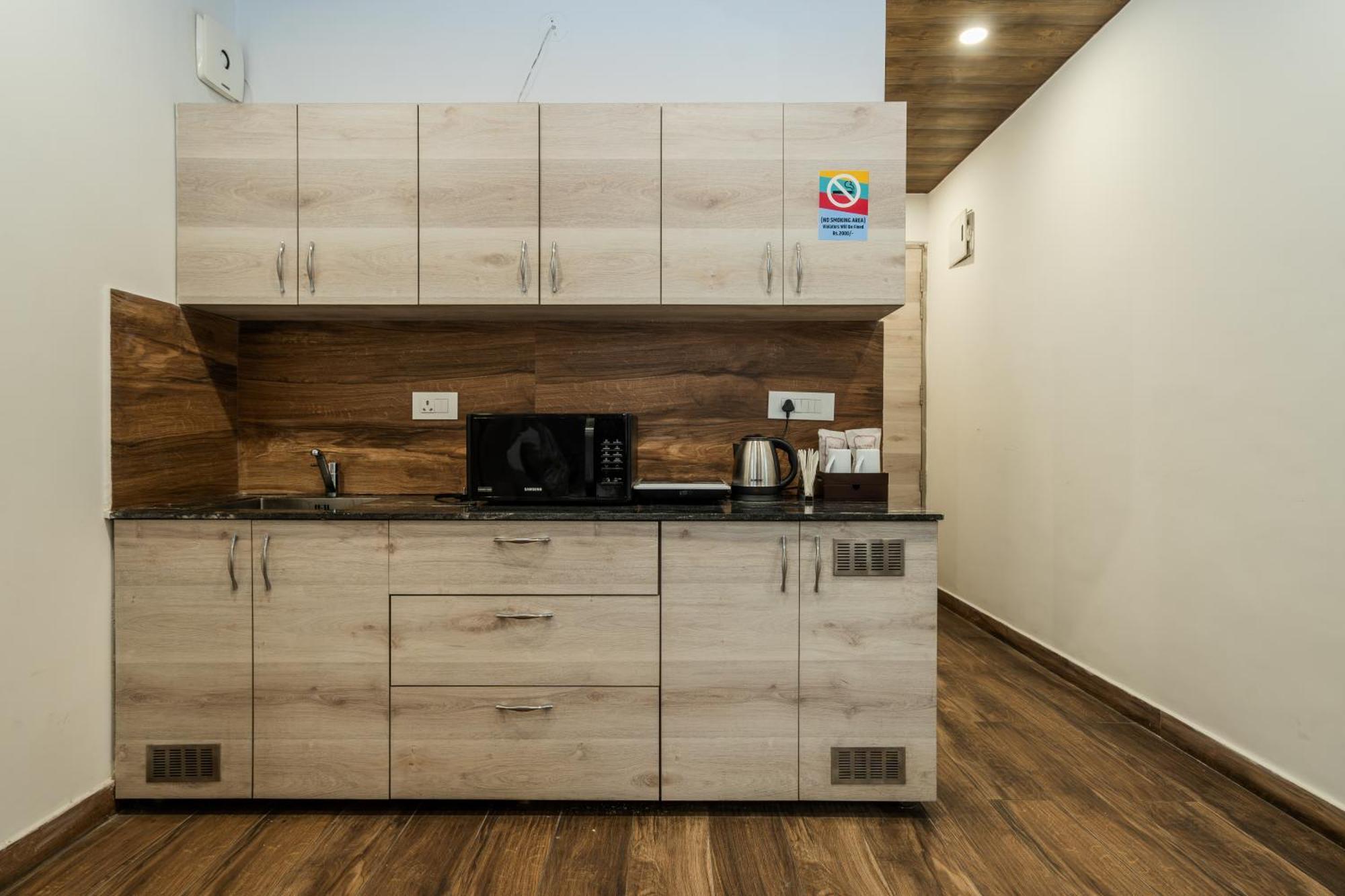 Stay Studio Hotel & Residences Gurgaon Luaran gambar